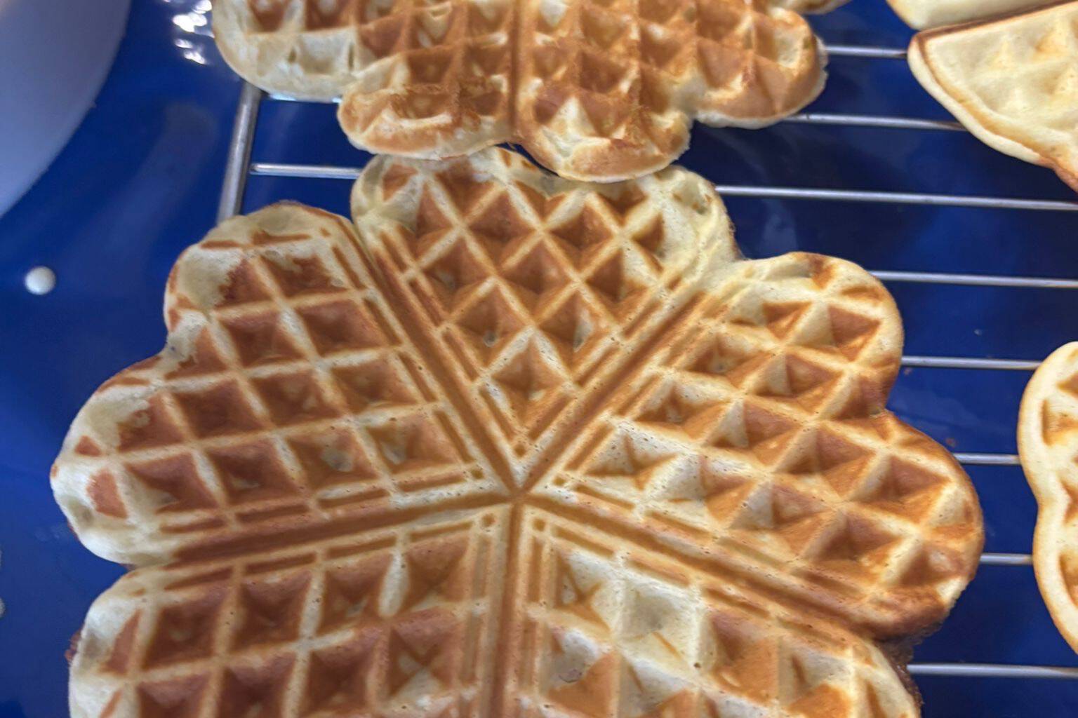 runde Waffeln frisch aus dem Waffeleisen